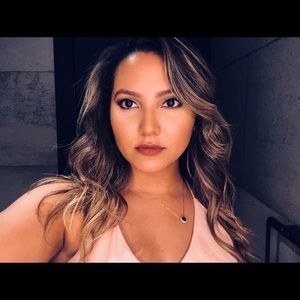 Meet your Posher, Alejandra